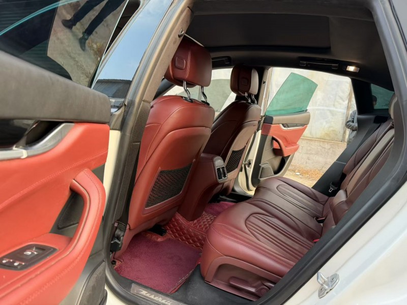 徐州19年玛莎拉蒂Levante8