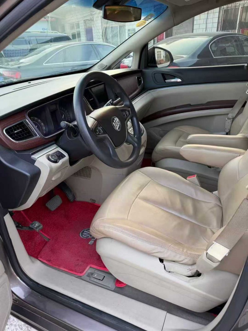 邢台18年别克GL82