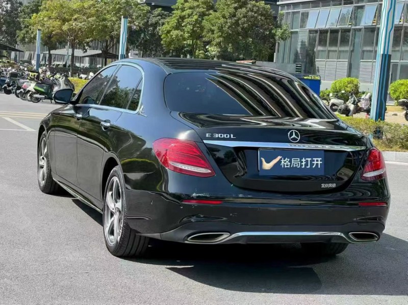 东莞18年奔驰E8