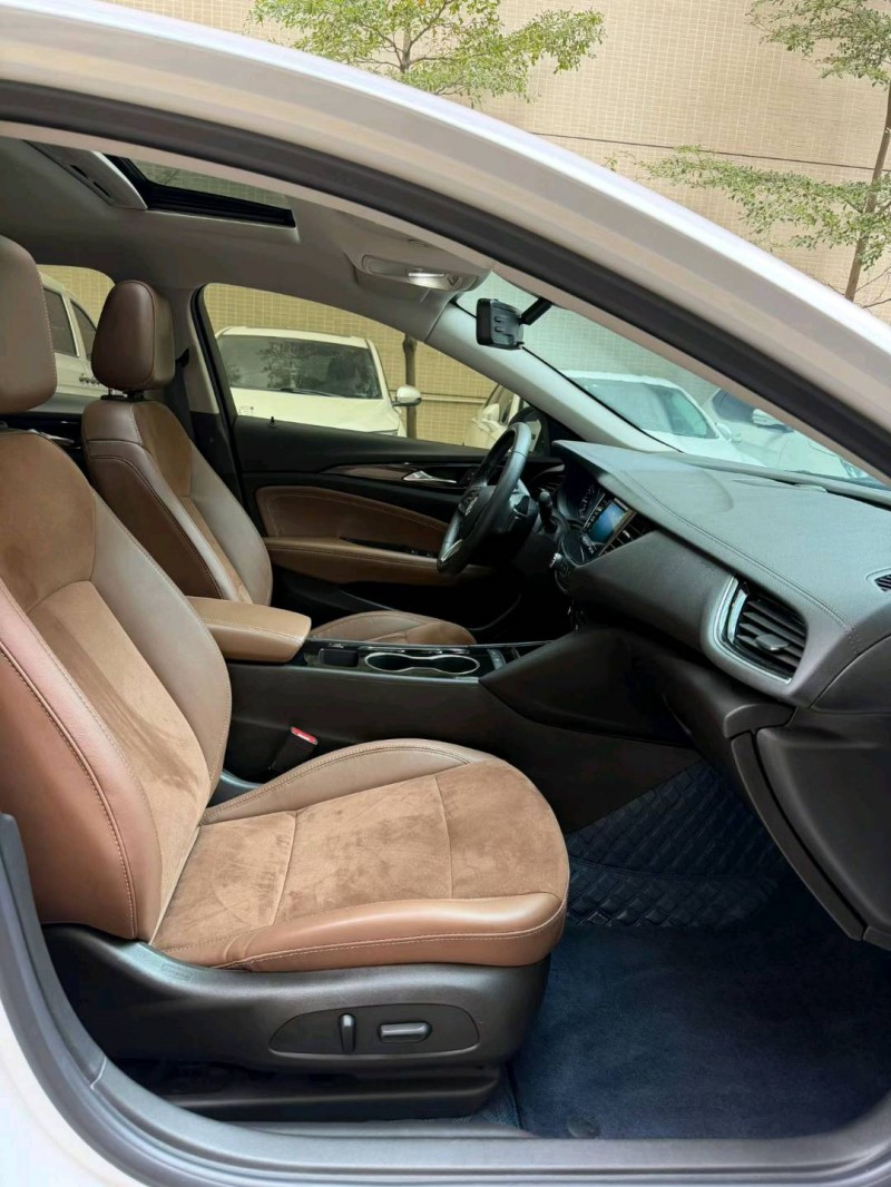 佛山23年别克君威7