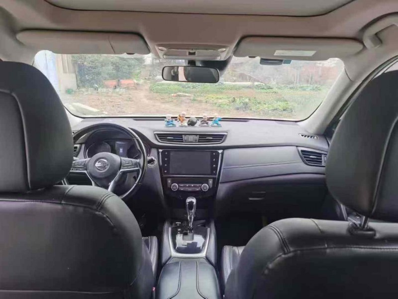 荆门19年日产奇骏3