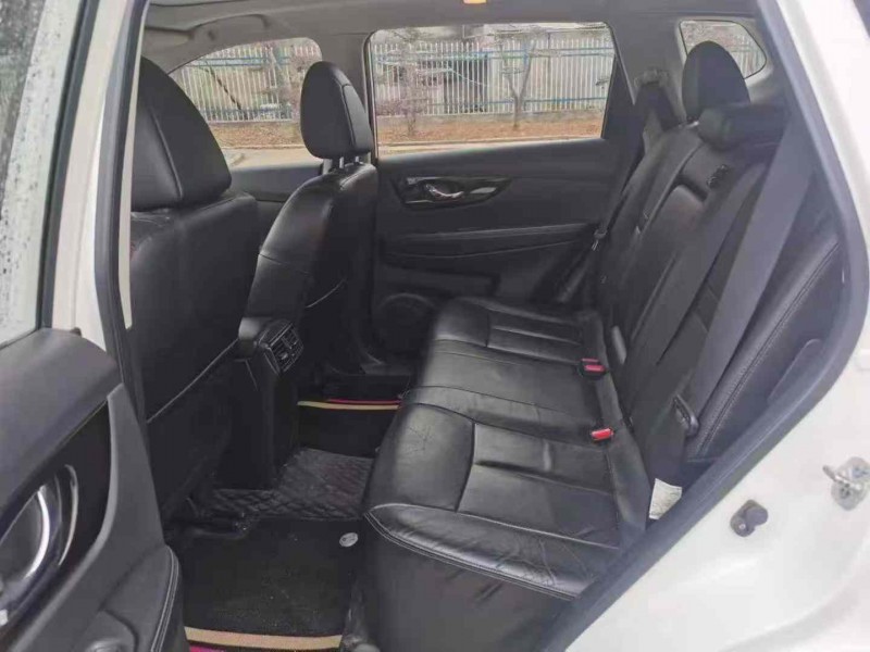 荆门19年日产奇骏6