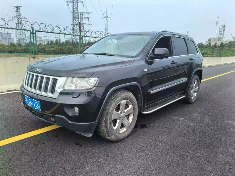 郑州13年Jeep大切诺基3