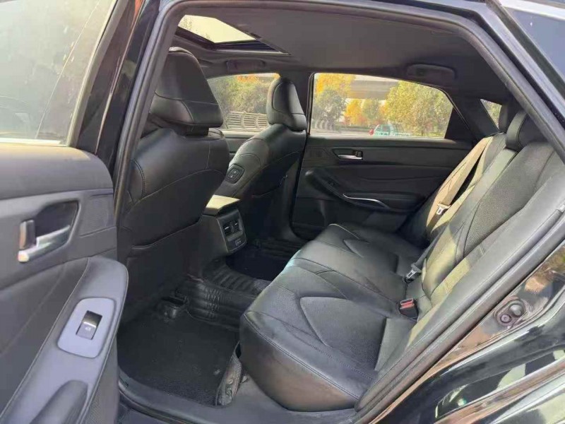 连云港22年丰田亚洲龙4