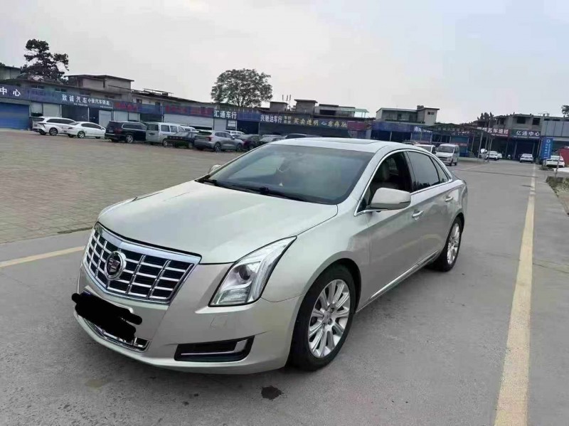 南阳15年凯迪拉克XTS3