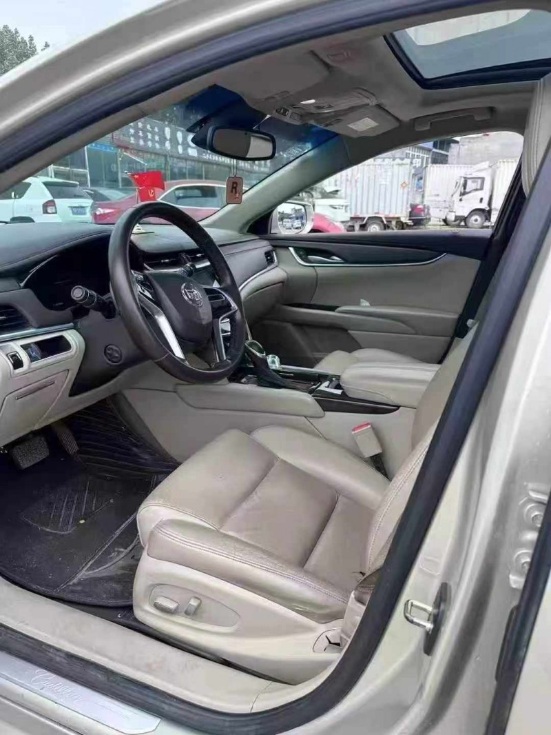 南阳15年凯迪拉克XTS6