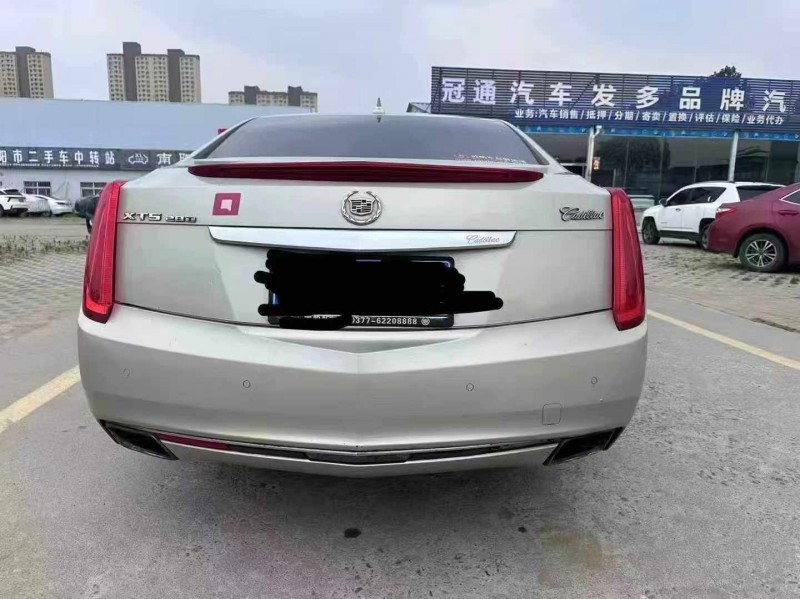 南阳15年凯迪拉克XTS8