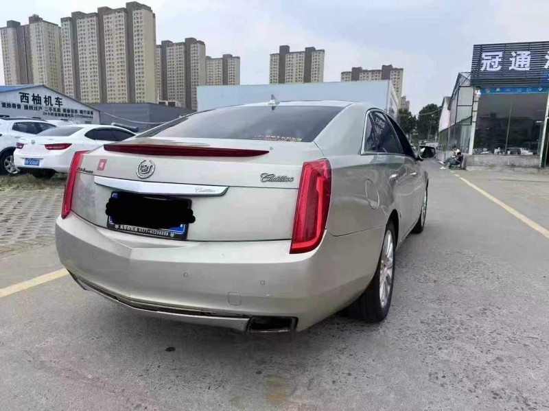 南阳15年凯迪拉克XTS9