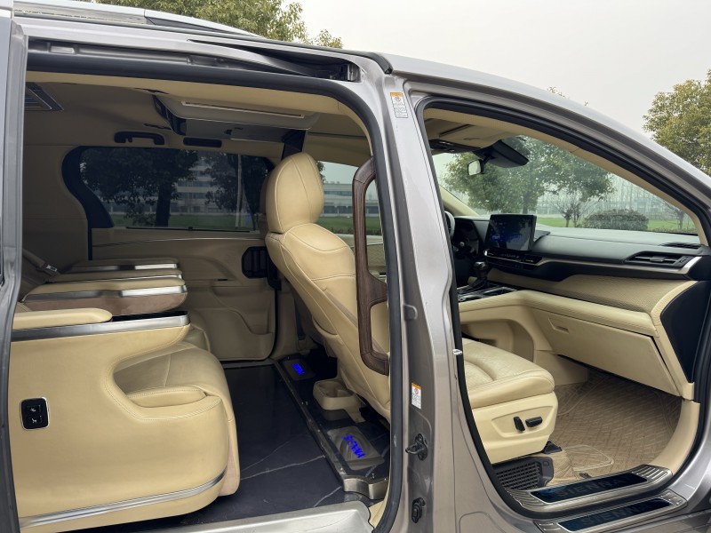 佛山22年丰田塞纳7