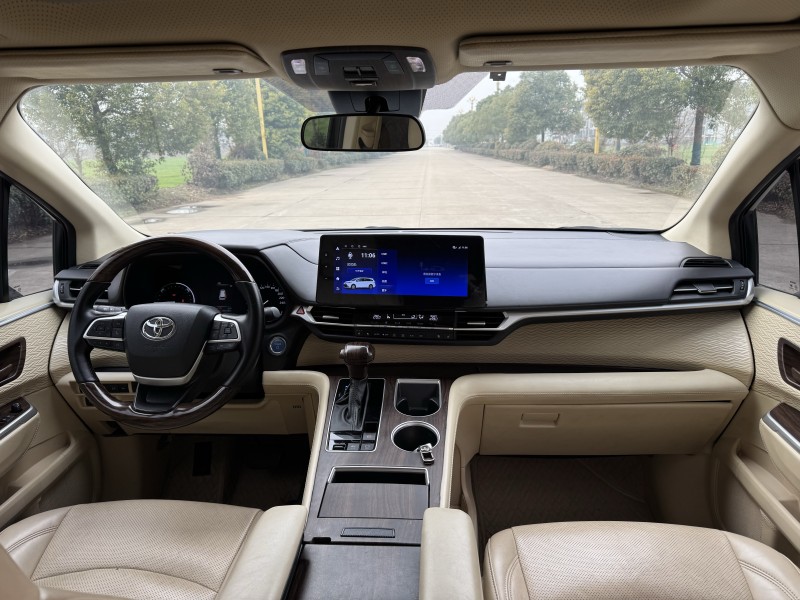 佛山22年丰田塞纳8