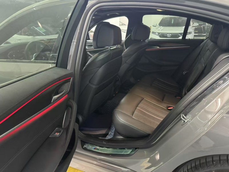 广州22年宝马5系4