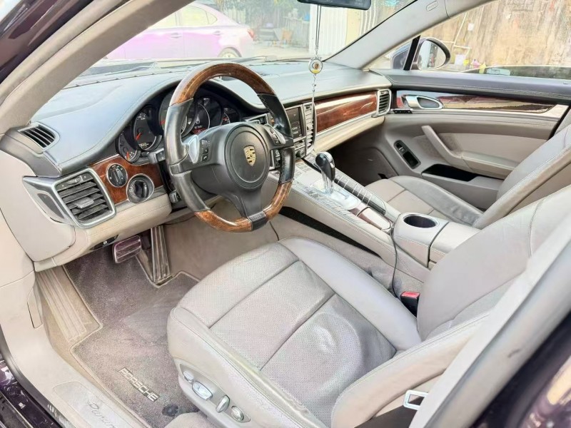 广州10年保时捷帕拉梅拉6