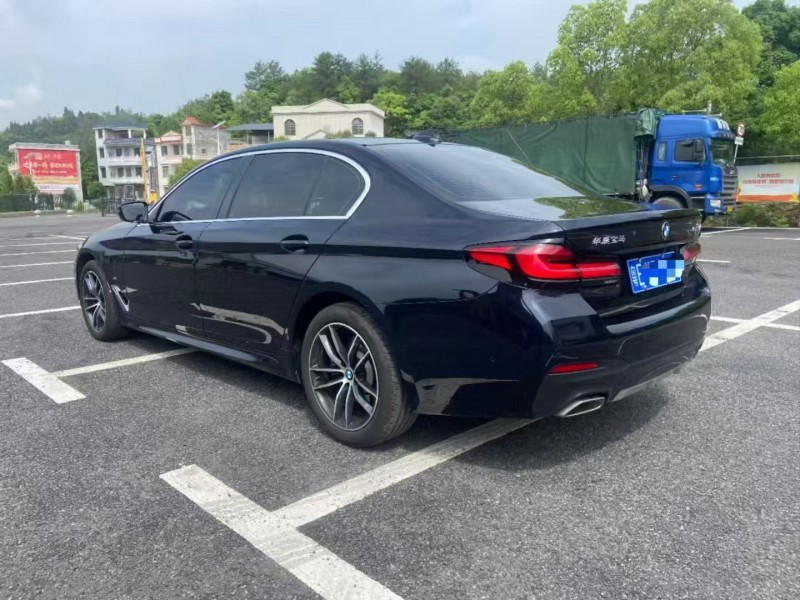 广州23年宝马3系7