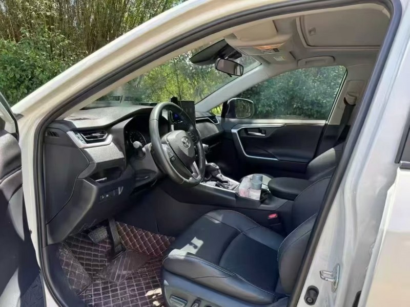 广州21年丰田威兰达6