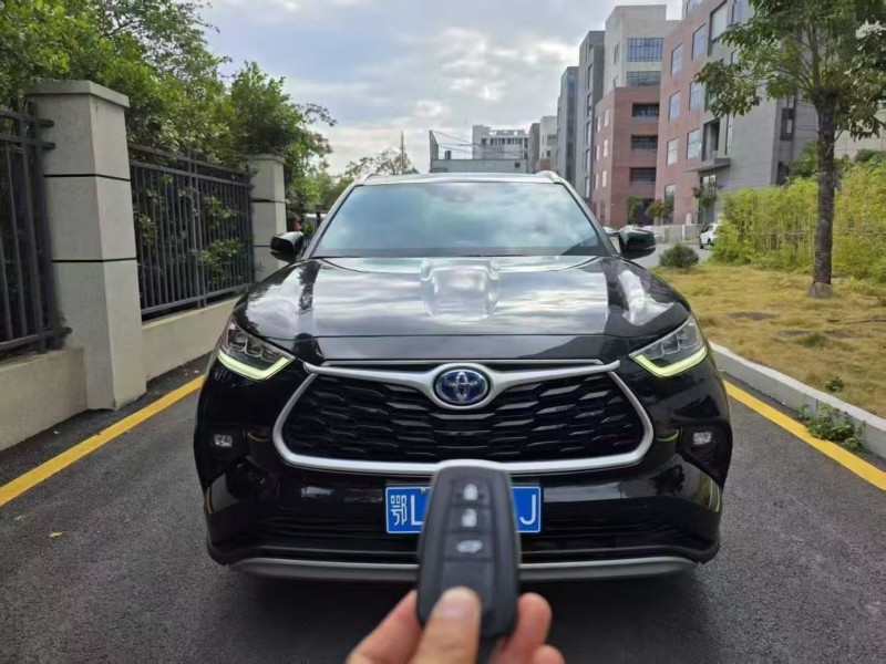 广州23年丰田汉兰达1