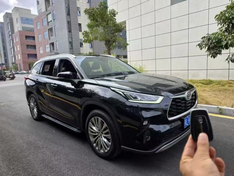 广州23年丰田汉兰达2