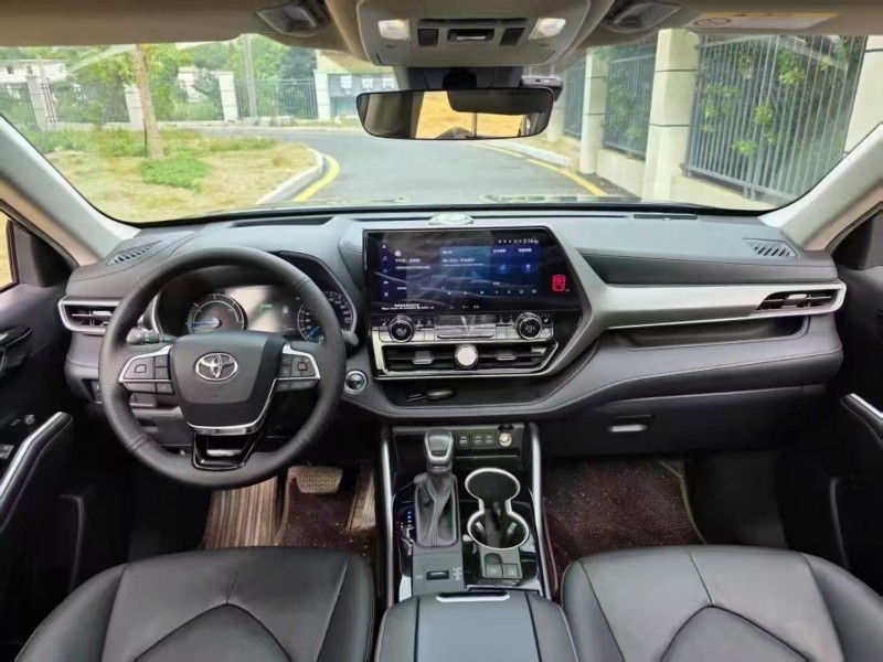 广州23年丰田汉兰达5