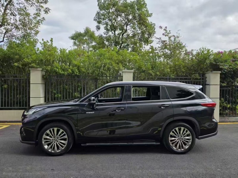 广州23年丰田汉兰达6