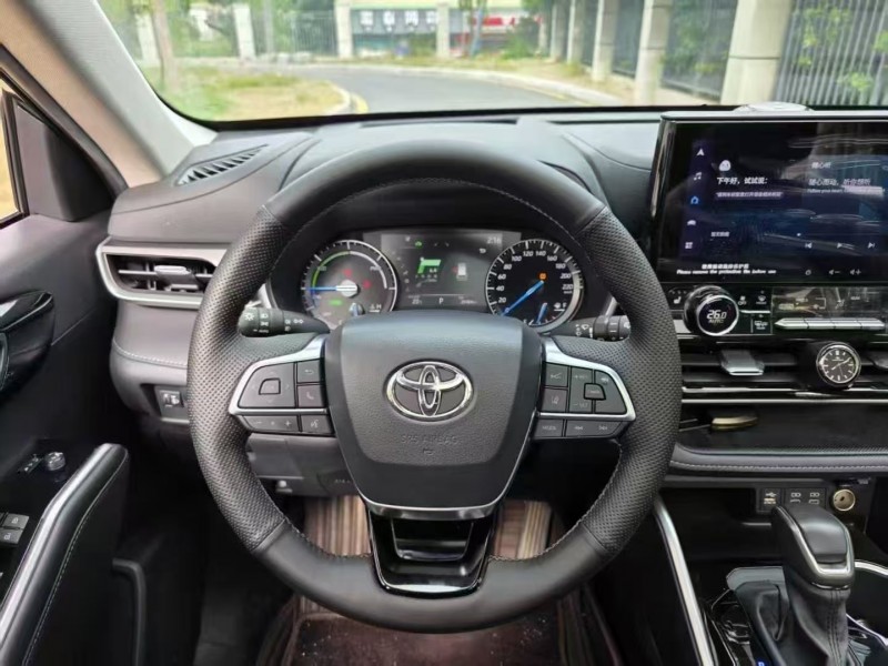 广州23年丰田汉兰达8