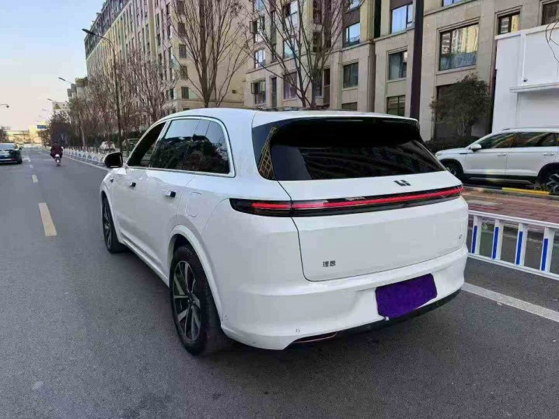 衢州23年理想L77