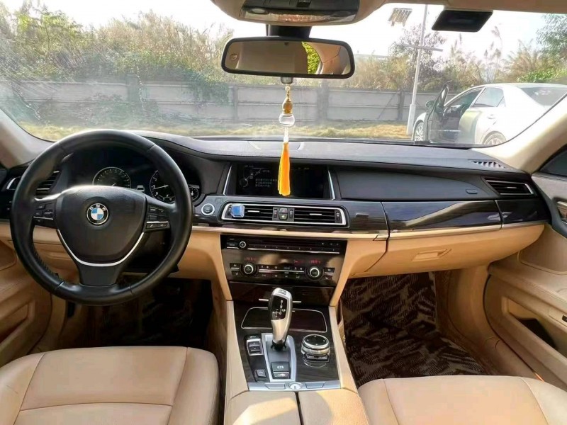 广州14年宝马7系9