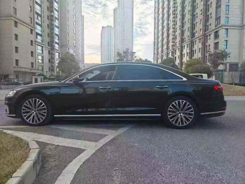 郑州21年奥迪A8L6