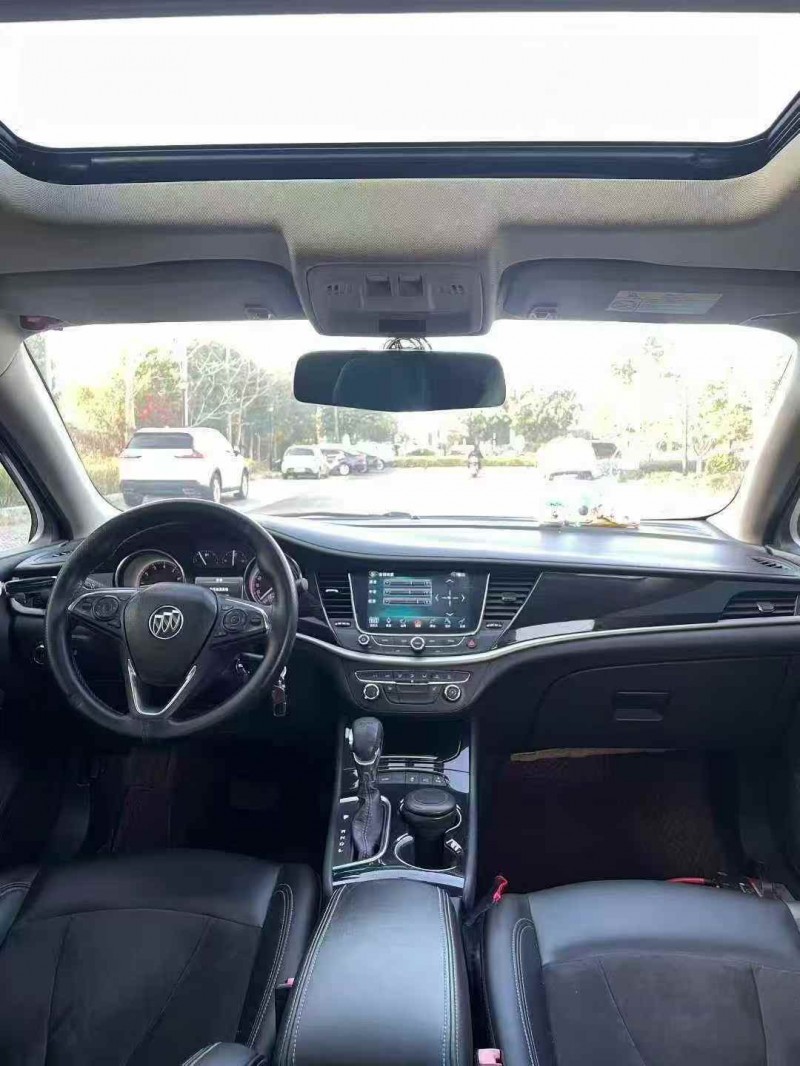 三明15年别克威朗5