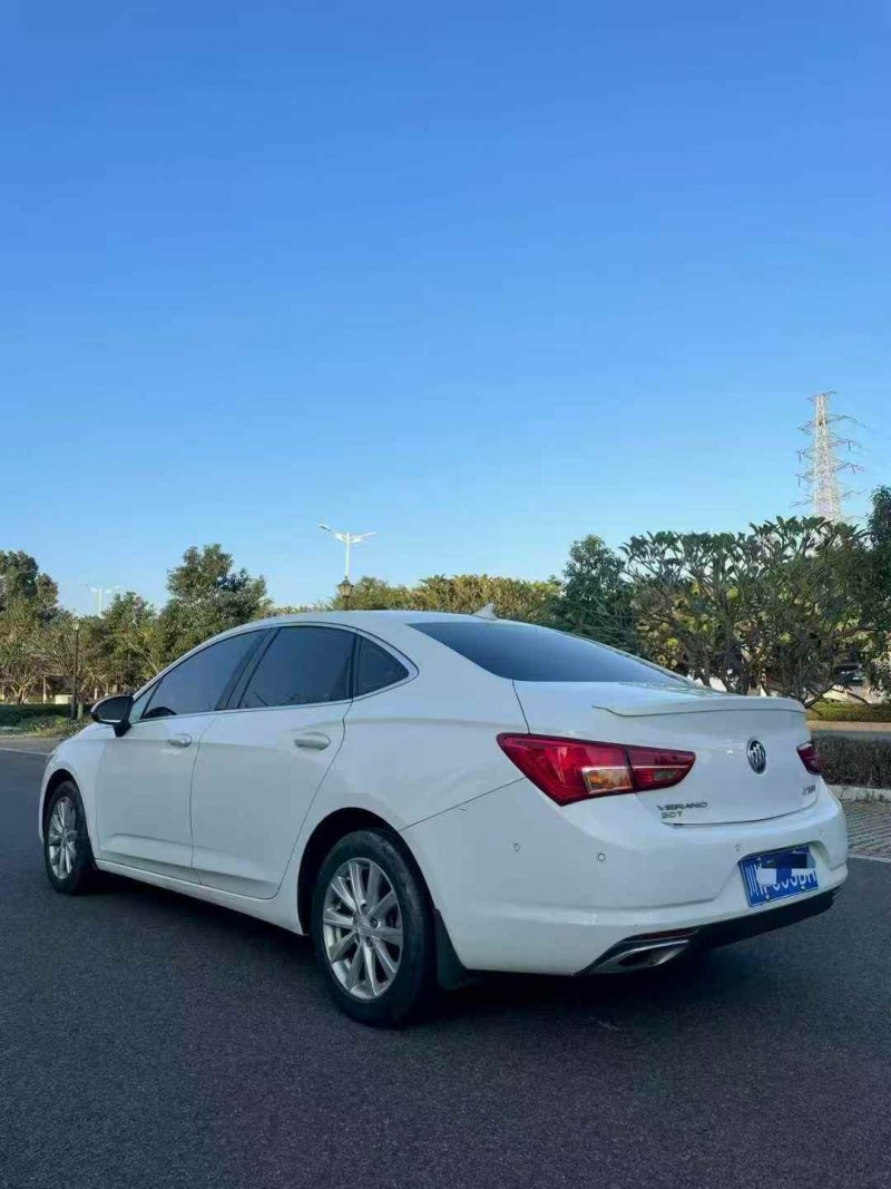 三明15年别克威朗8