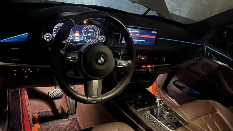 济宁18年宝马X56