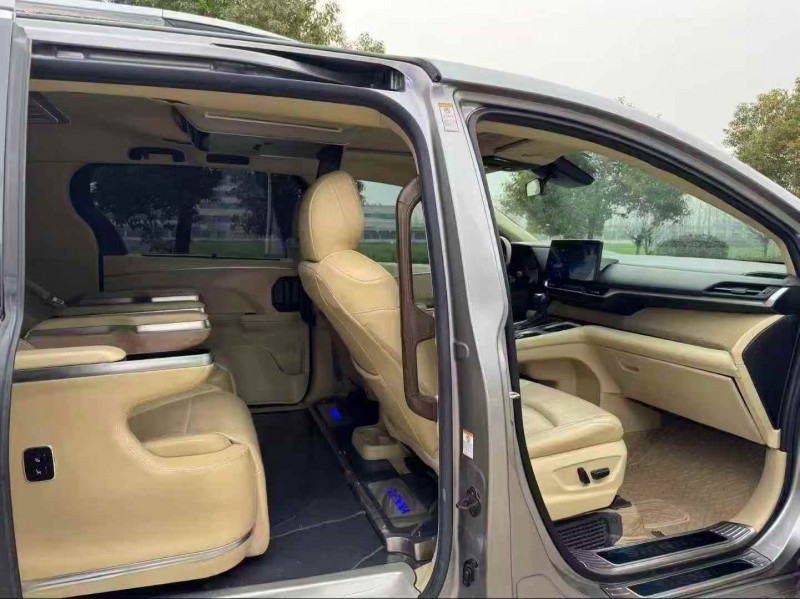 常州22年丰田塞纳5