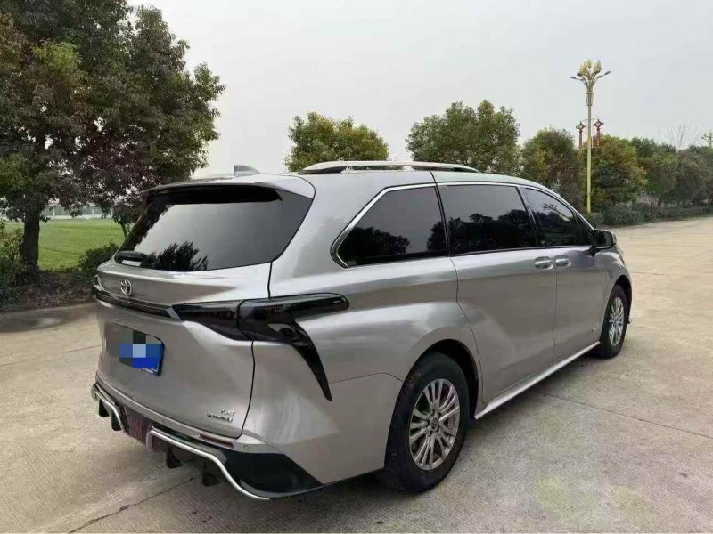 常州22年丰田塞纳8