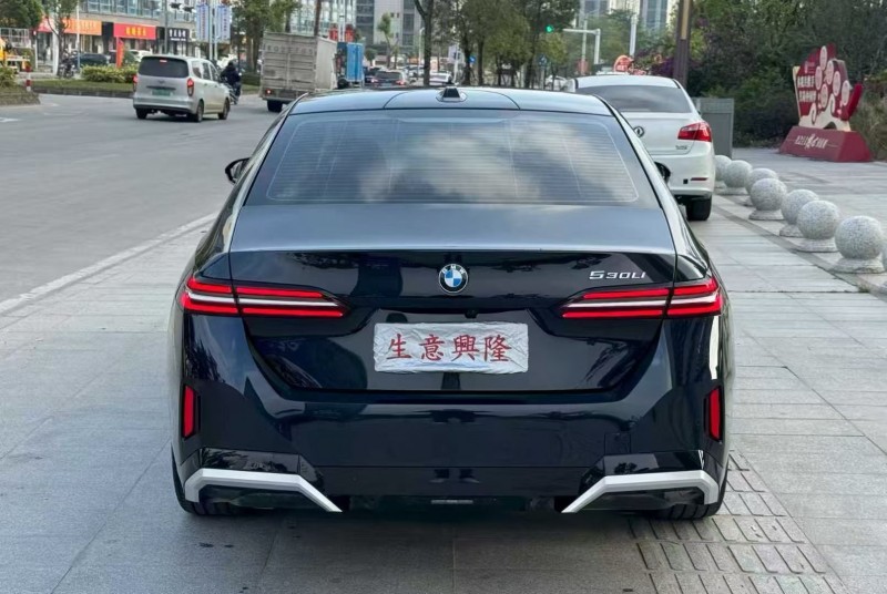 广州24年宝马5系8