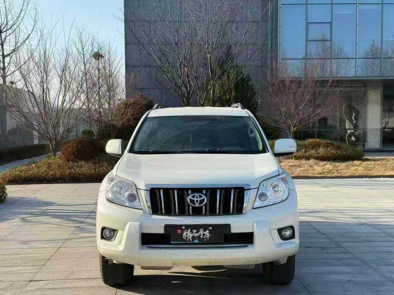 青岛13年丰田普拉多1