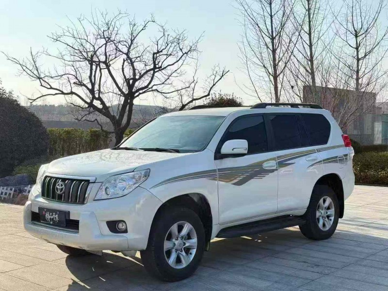 青岛13年丰田普拉多2