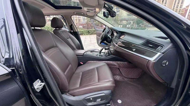 济宁17年宝马5系7