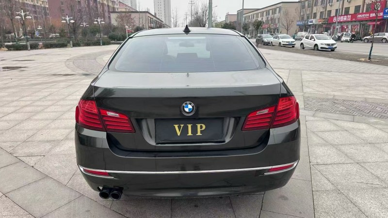 济宁17年宝马5系9