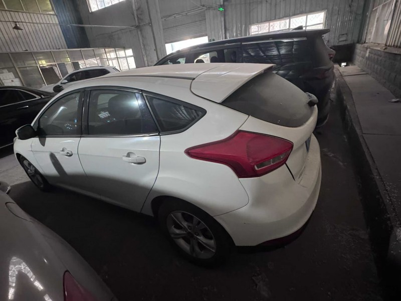 菏泽17年福特福克斯6