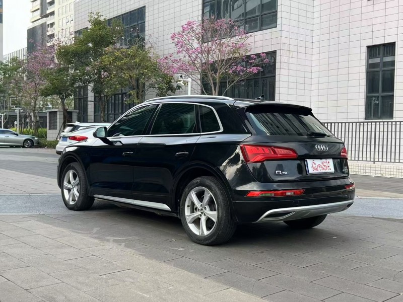佛山19年奥迪Q54
