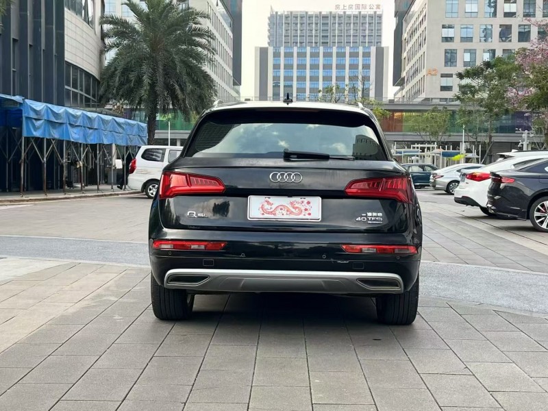 佛山19年奥迪Q58