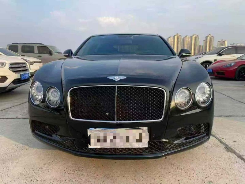 襄阳18年宾利飞驰1