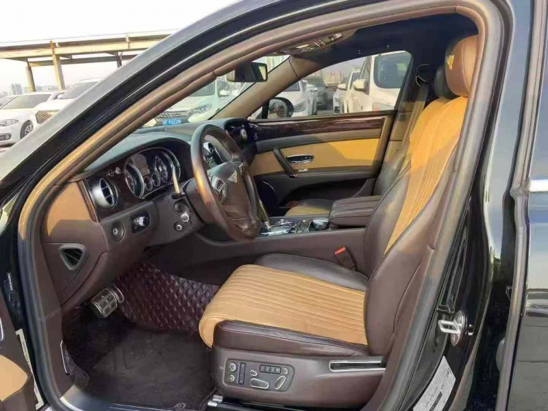 襄阳18年宾利飞驰6