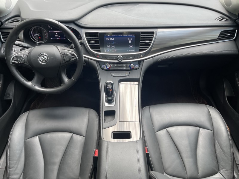 济宁23年别克君越4