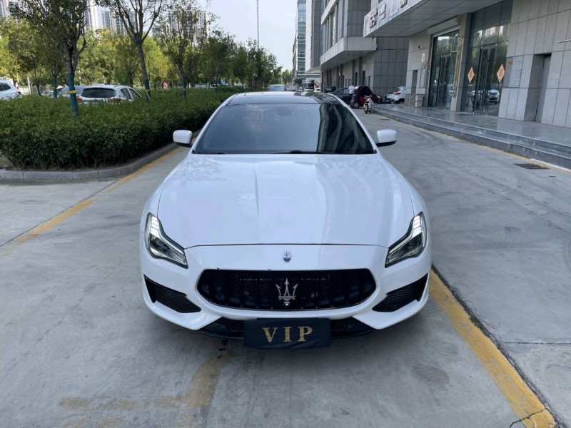济宁15年玛莎拉蒂总裁1
