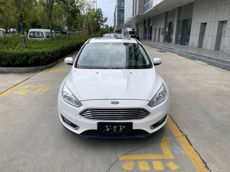 济宁17年福特福克斯1