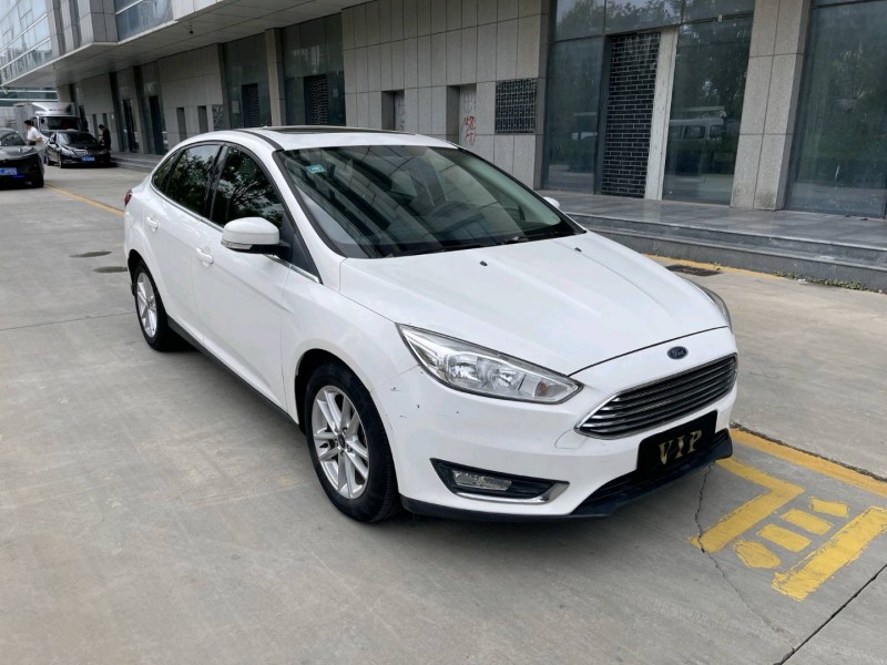 济宁17年福特福克斯3