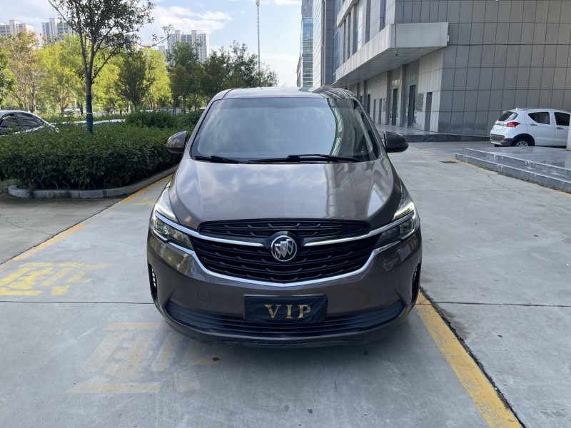 济宁22年别克GL81