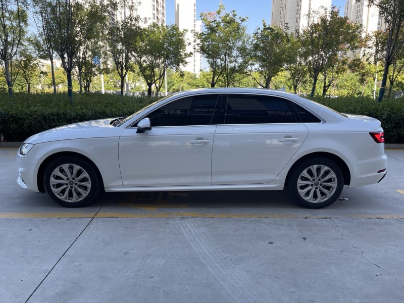 济宁19年奥迪A4L7