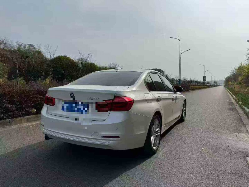 金华16年宝马3系8