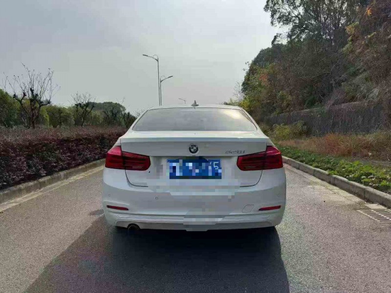 金华16年宝马3系9