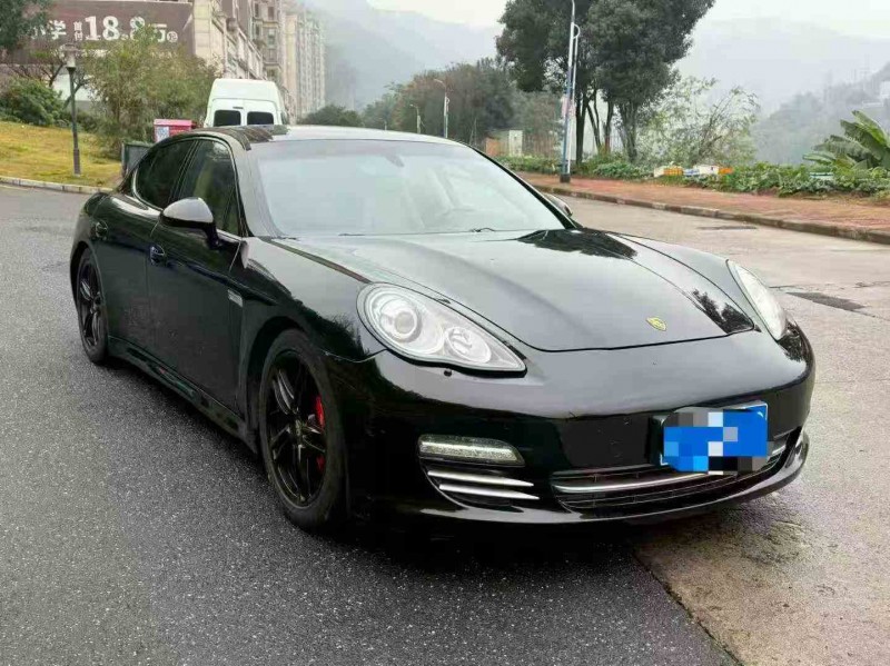 三明13年保时捷帕拉梅拉2
